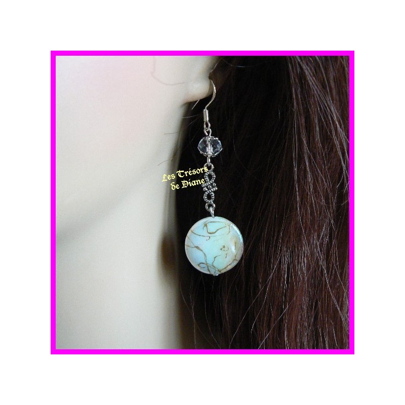 Boucles d'oreilles en nacre et cristal Swarovski Boucles d'oreilles en nacre et cristal Swarovski