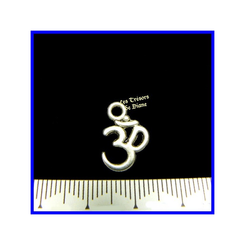 Charm symbole OM