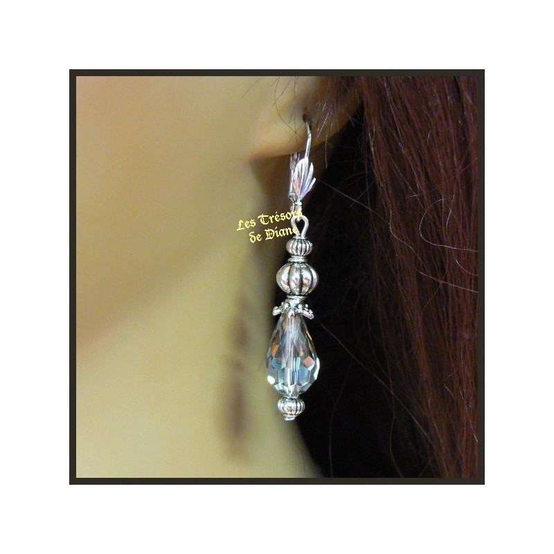Boucles d'oreilles en cristal gris Boucles d'oreilles en cristal gris