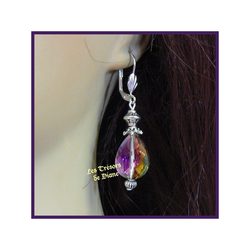 Boucles d'oreilles en cristal irisé faceté Boucles d'oreilles en cristal irisé faceté