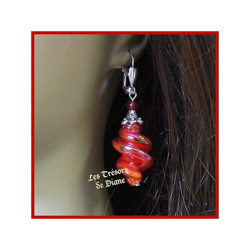 Boucles d'oreilles en verre CHANTILLY et JADE rouge Boucles d'oreilles en verre CHANTILLY et JADE rouge
