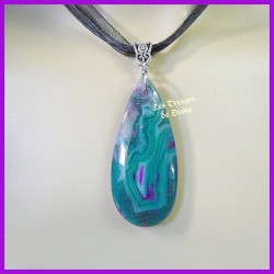 Pendentif LARME en agate naturelle