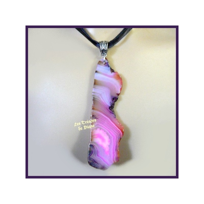 Pendentif géode en agate naturelle Pendentif géode en agate naturelle