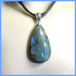 Pendentif LARME en labradorite naturelle