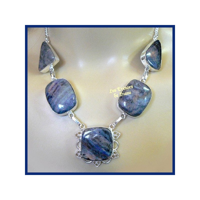Collier PRESTIGE en SODALITE D'AFRIQUE naturelle Collier PRESTIGE en SODALITE D'AFRIQUE naturelle