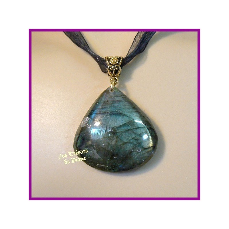 Pendentif en LABRADORITE naturelle