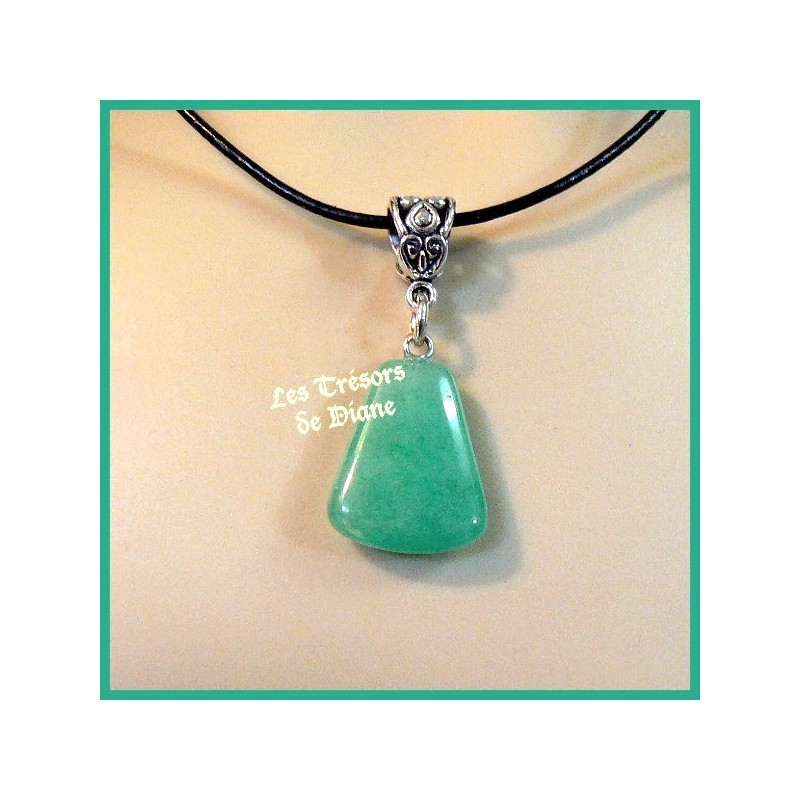Pendentif en JADE naturel Pendentif en JADE naturel
