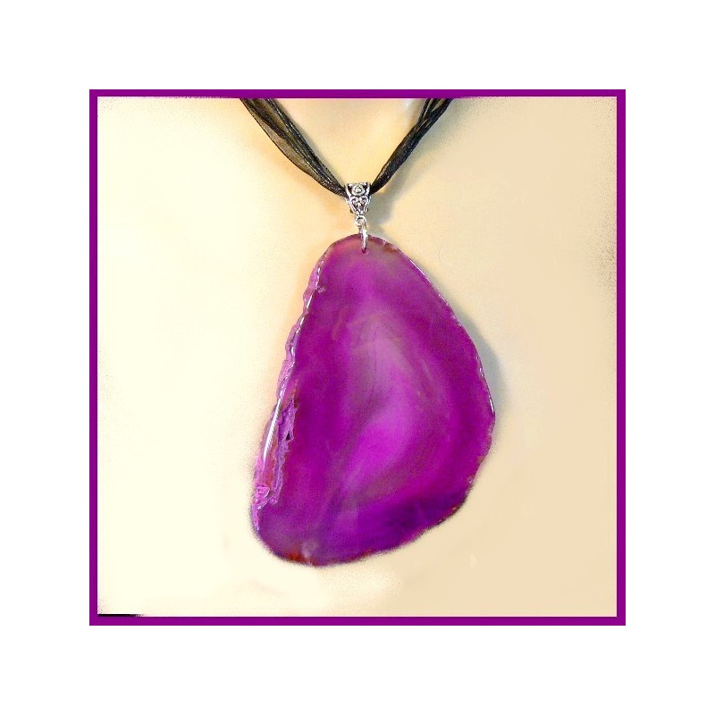 Pendentif géode en agate naturelle