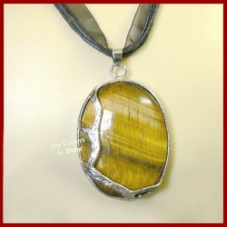 Pendentif en OEIL DE TIGRE naturel serti