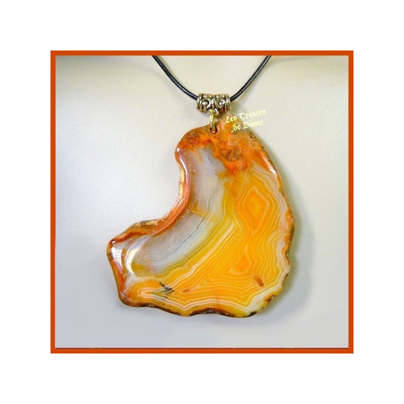 Pendentif géode en agate naturelle