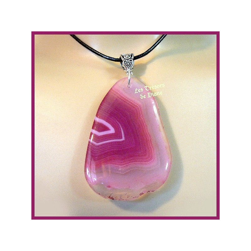 Pendentif en AGATE rose Pendentif en AGATE rose