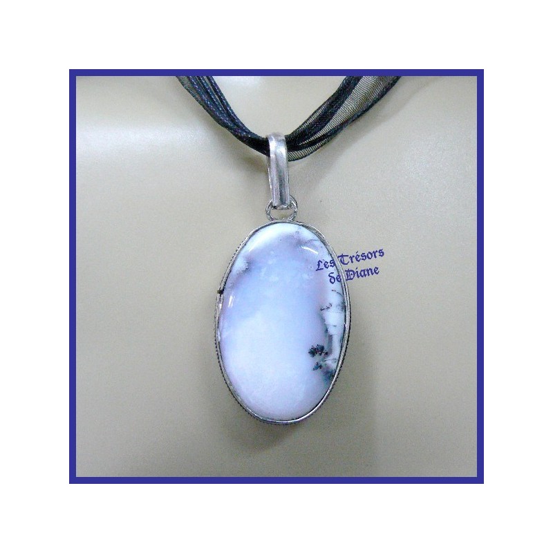 Pendentif PRESTIGE en OPALE DENDRITIQUE naturel Pendentif PRESTIGE en OPALE DENDRITIQUE naturel