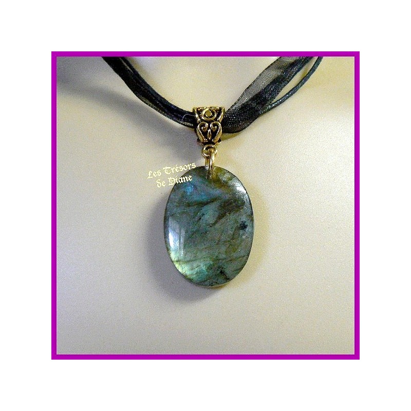 Pendentif ovale en LABRADORITE naturelle