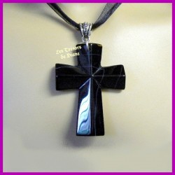 Pendentif CROIX en agate naturelle