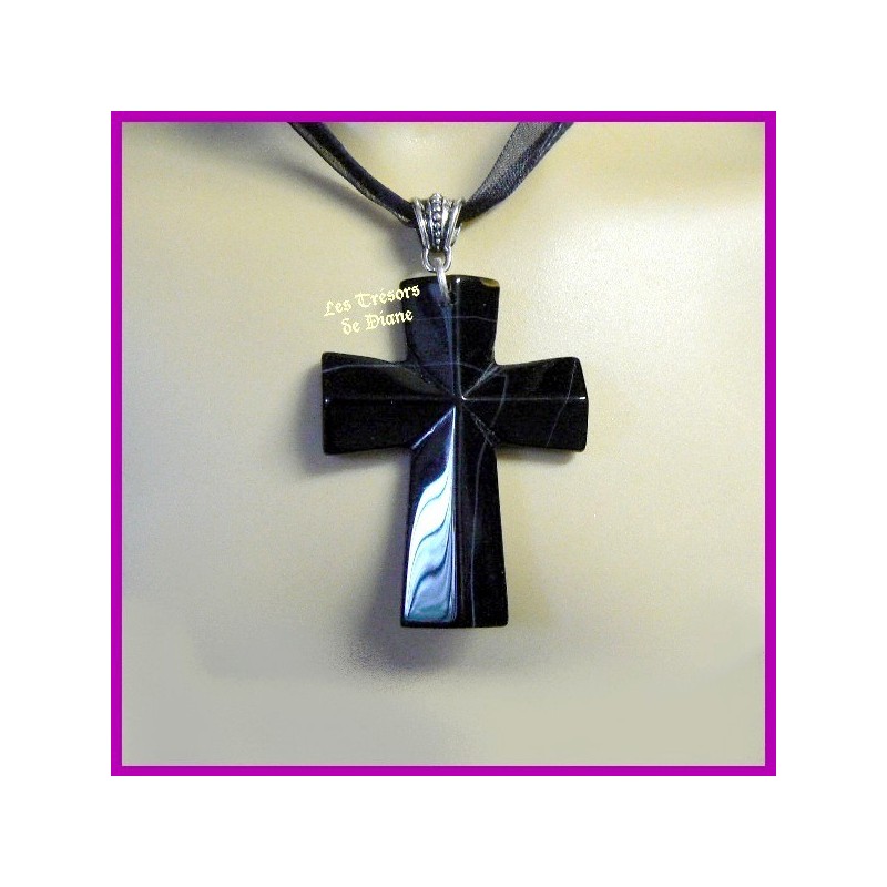 Pendentif CROIX en agate naturelle