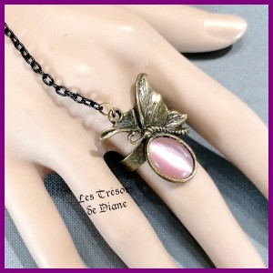 Bracelet en DENTELLE et OEIL DE CHAT