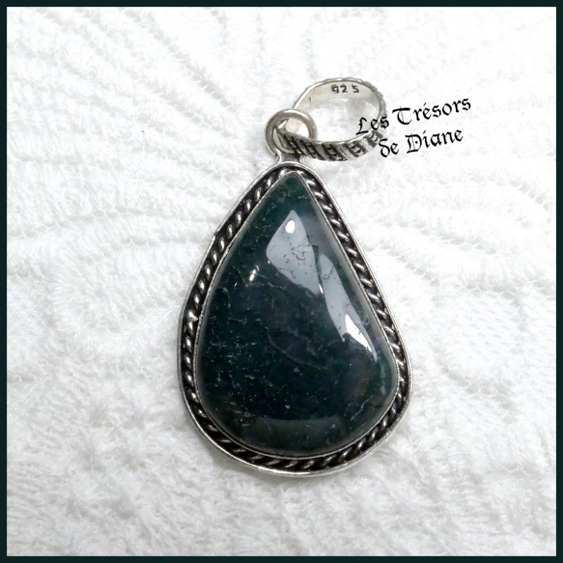 Pendentif PRESTIGE en AGATE MOUSSE naturelle Pendentif PRESTIGE en AGATE MOUSSE naturelle
