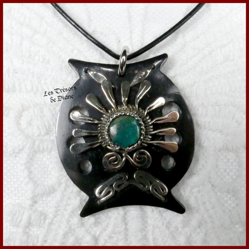 Pendentif HIBOU ethnique en corne et turquoise naturelle