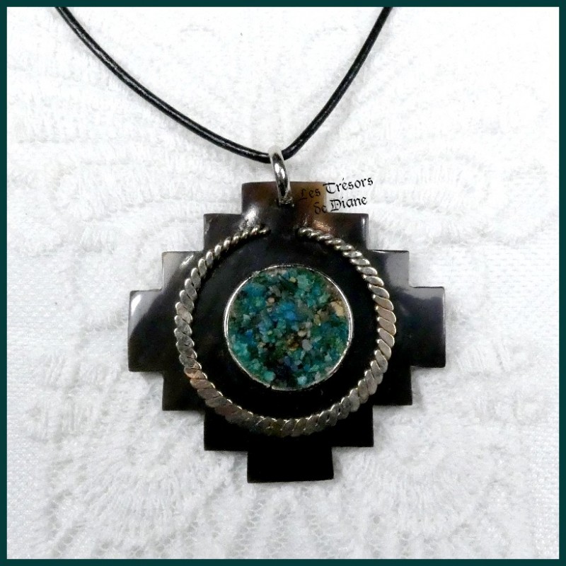 Pendentif SOLEIL ethnique en corne et turquoise naturelle