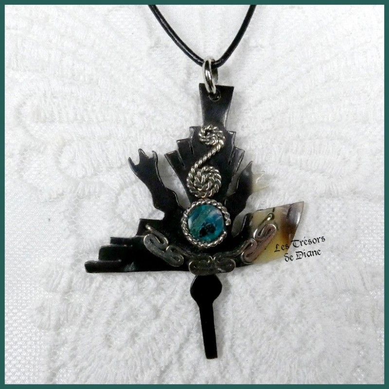 Pendentif OISEAU ethnique en corne et turquoise naturelle