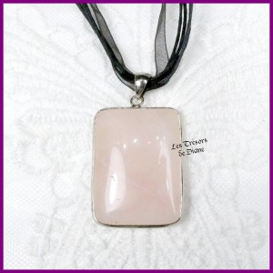 Pendentif en QUARTZ ROSE naturel