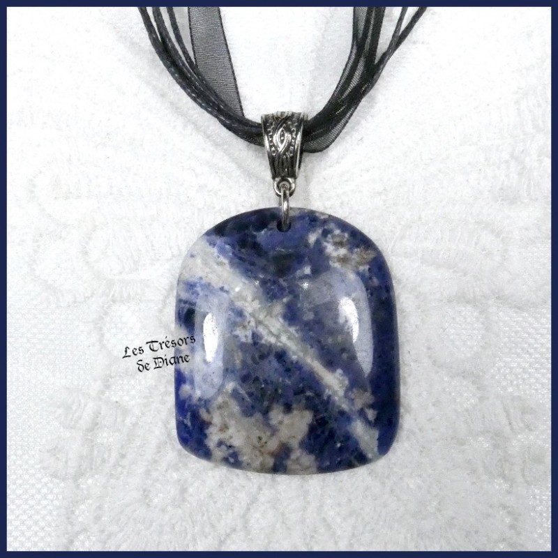 Pendentif en sodalite naturelle d'Afrique AZURA