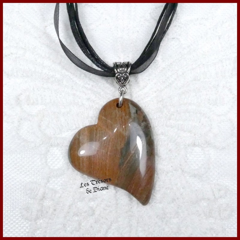 Pendentif COEUR ASYMETRIQUE en JASPE naturel