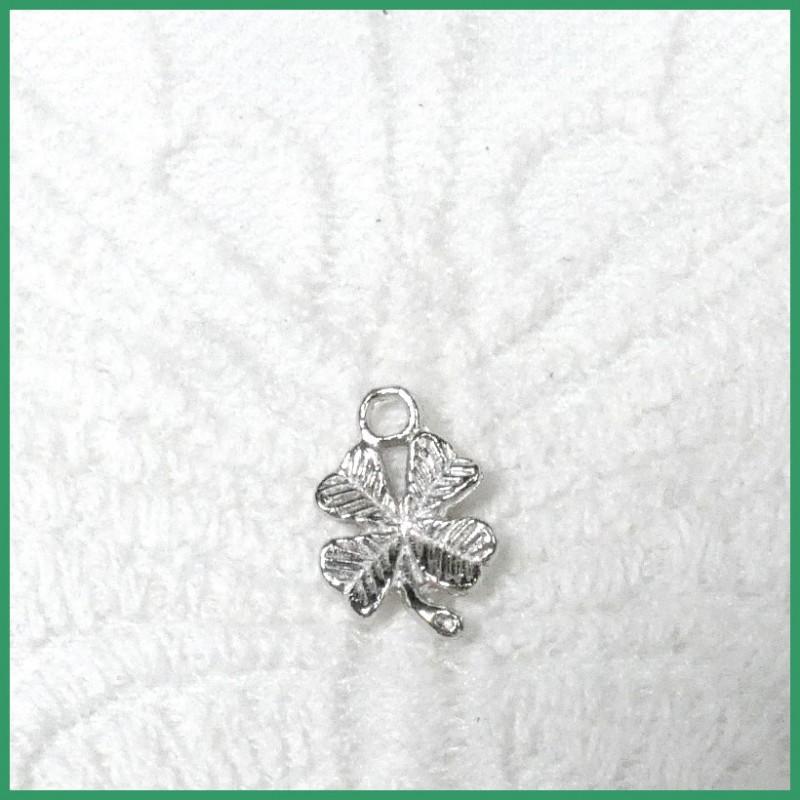 Charm porte-bonheur TREFLE Charm porte-bonheur TREFLE