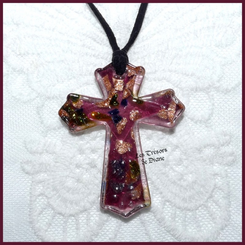 Pendentif CROIX GOTHIQUE en VERRE MURINE