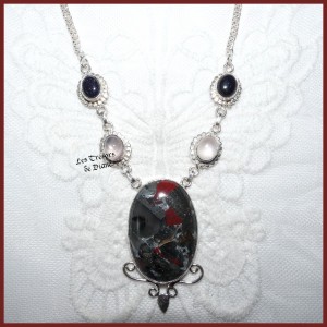 Collier en HELIOTROPE, QUARTZ ROSE, PIERRE DE SABLE et ARGENT