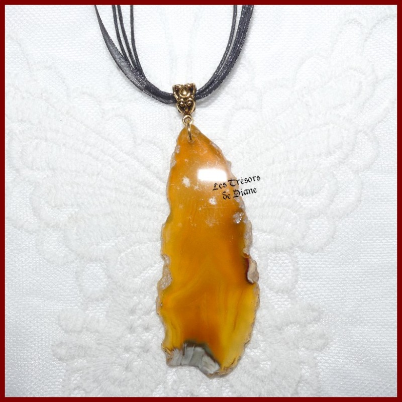Pendentif GEODE en AGATE  naturelle