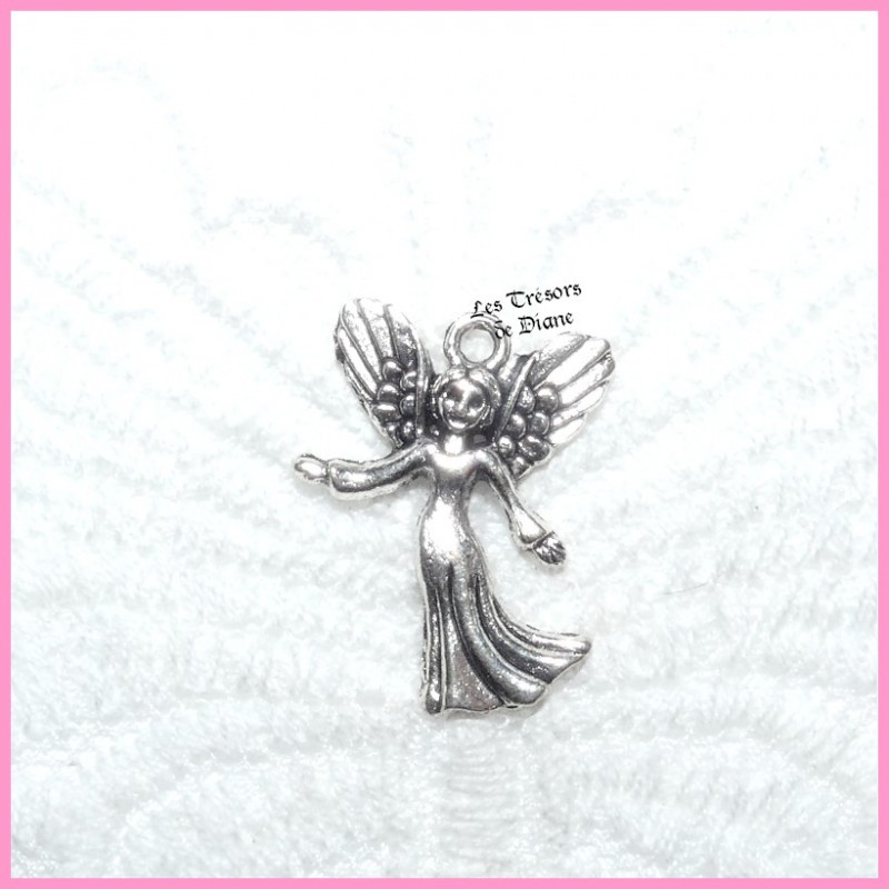 Charm FEE ANGE Charm FEE ANGE