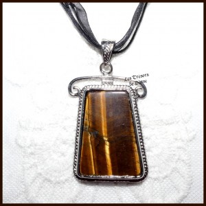 Pendentif OEIL DE TIGRE naturel serti