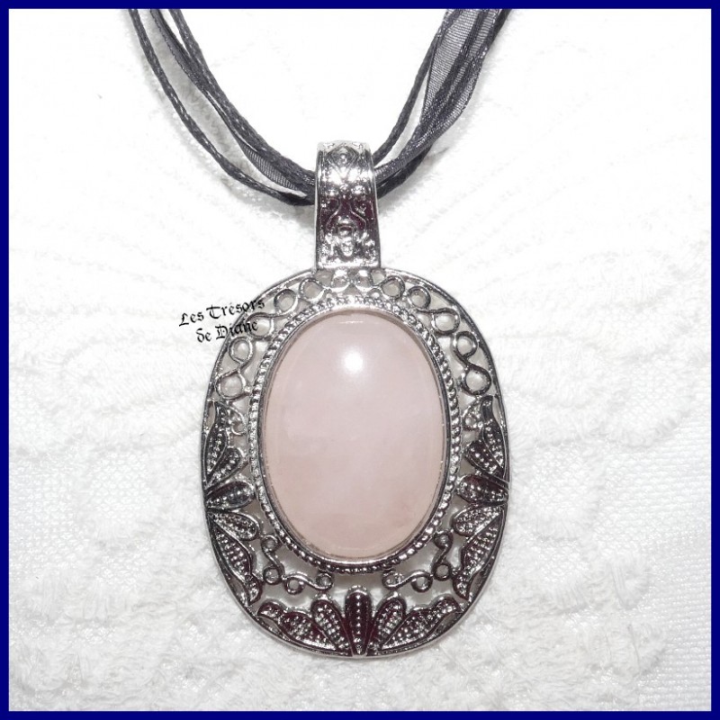 Pendentif en QUARTZ ROSE naturel Pendentif en QUARTZ ROSE naturel