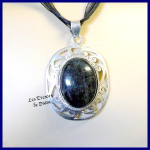 Pendentif en LABRADORITE BLEUE naturelle et ARGENT