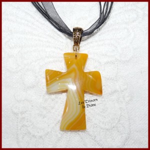 Pendentif CROIX en AGATE naturelle