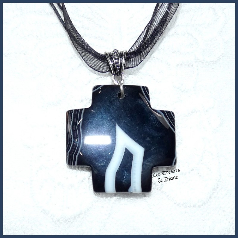 Pendentif CROIX en AGATE naturelle