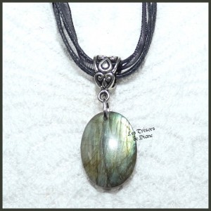 Pendentif en LABRADORITE naturelle