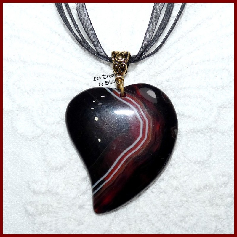 Pendentif COEUR en AGATE naturelle LES TRESORS DE DIANE Pendentif COEUR en AGATE naturelle LES TRESORS DE DIANE