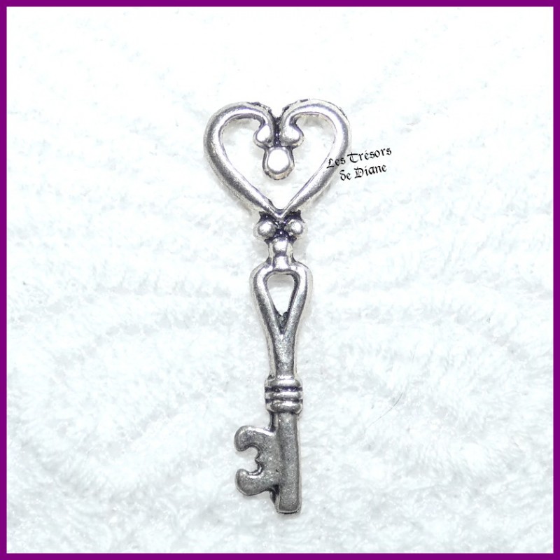 Charm GRANDE CLE bi-face LES TRESORS DE DIANE Charm GRANDE CLE bi-face LES TRESORS DE DIANE