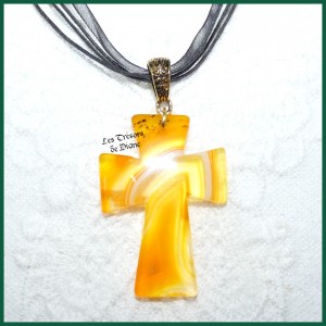 Pendentif CROIX en AGATE naturelle