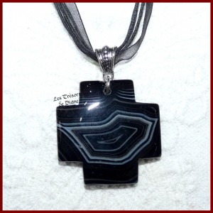 Pendentif CROIX en ONYX naturelle