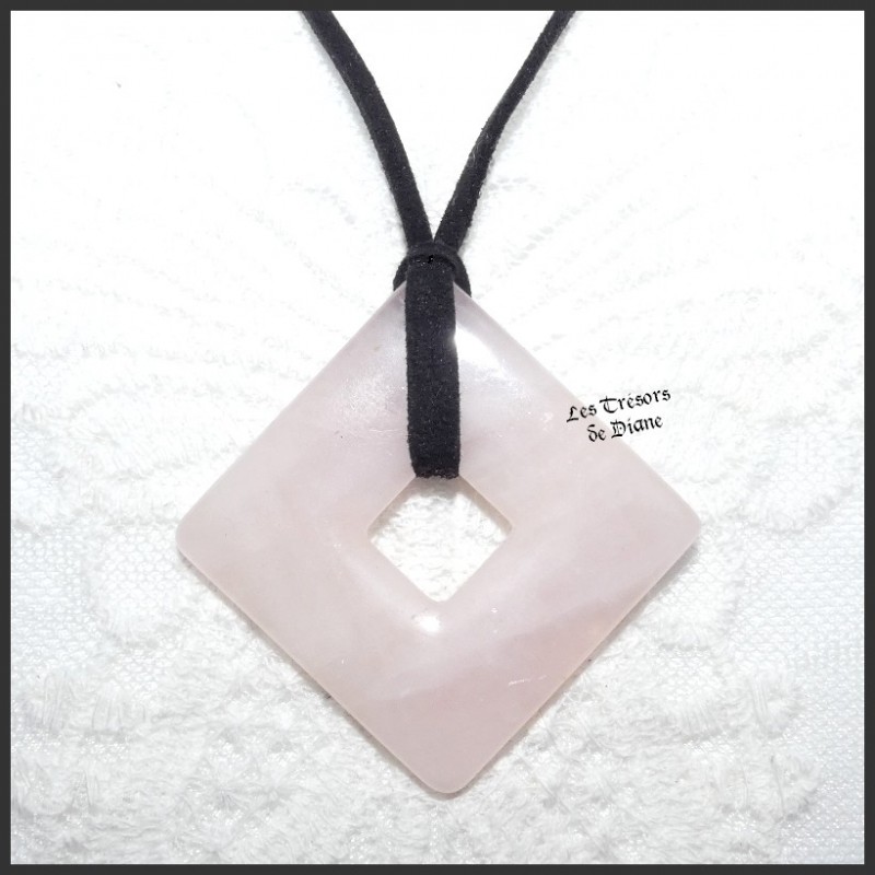 Pendentif en QUARTZ ROSE naturel Pendentif en QUARTZ ROSE naturel