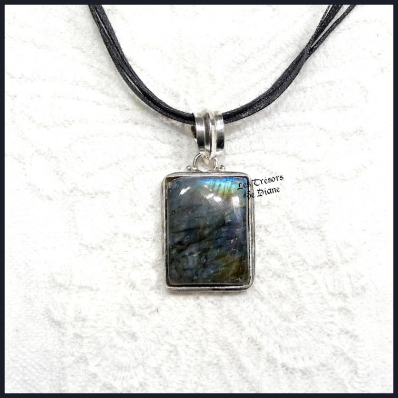 Pendentif en LABRADORITE naturelle et ARGENT Pendentif en LABRADORITE naturelle et ARGENT
