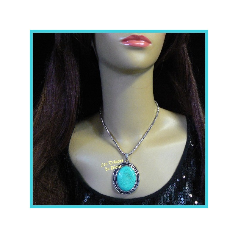 Pendentif médaillon en turquoise naturelle sertie