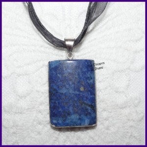 Pendentif en LAPIS LAZULI naturel