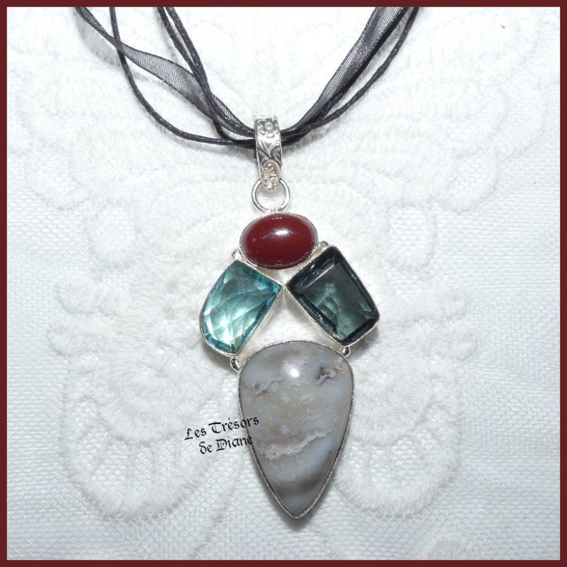 Pendentif en AGATE, JASPE, TOPAZE, IOLITE naturels et ARGENT Pendentif en AGATE, JASPE, TOPAZE, IOLITE naturels et ARGENT