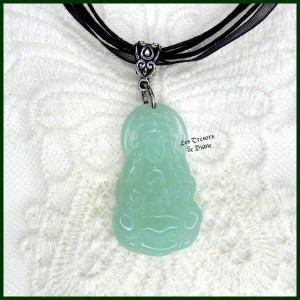 Pendentif BOUDDHA en JADE naturel