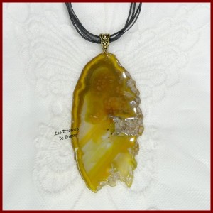 Pendentif GEODE en AGATE naturelle LES TRESORS DE DIANE