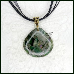 Pendentif en QUARTZ et PYRITE naturels LES TRESORS DE DIANE